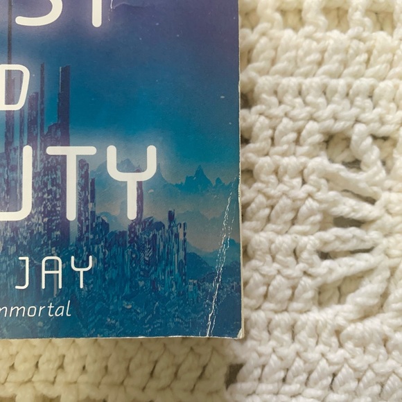 Of Beast and Beauty by Stacey Jay | Paperback | Used Book: Good Condition - Picture 3 of 3